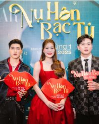 Nụ Hôn Bạc Tỷ